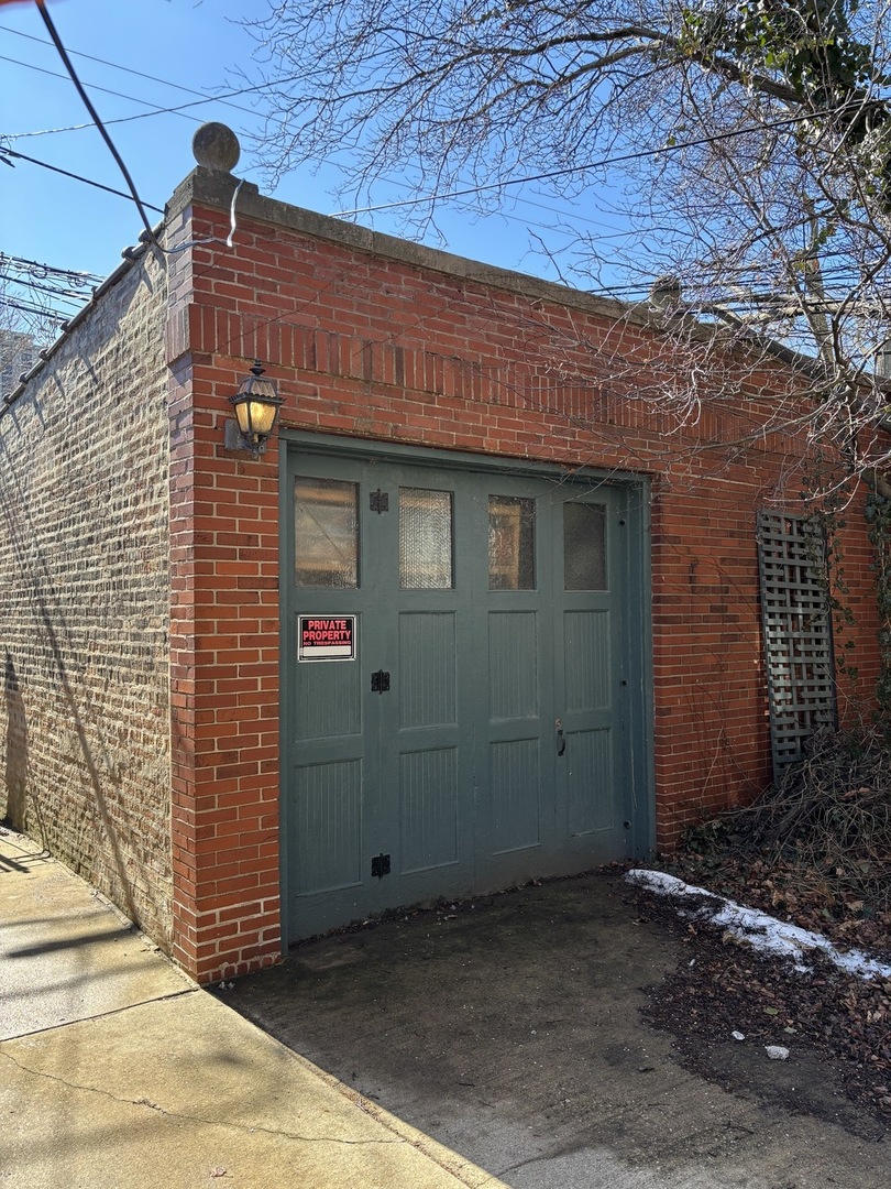 1123 W North Shore Avenue