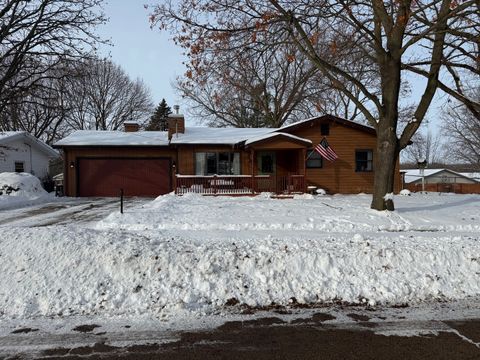 Photo of 805 5th Avenue, Dixon, IL 61021 (MLS # 12530104)