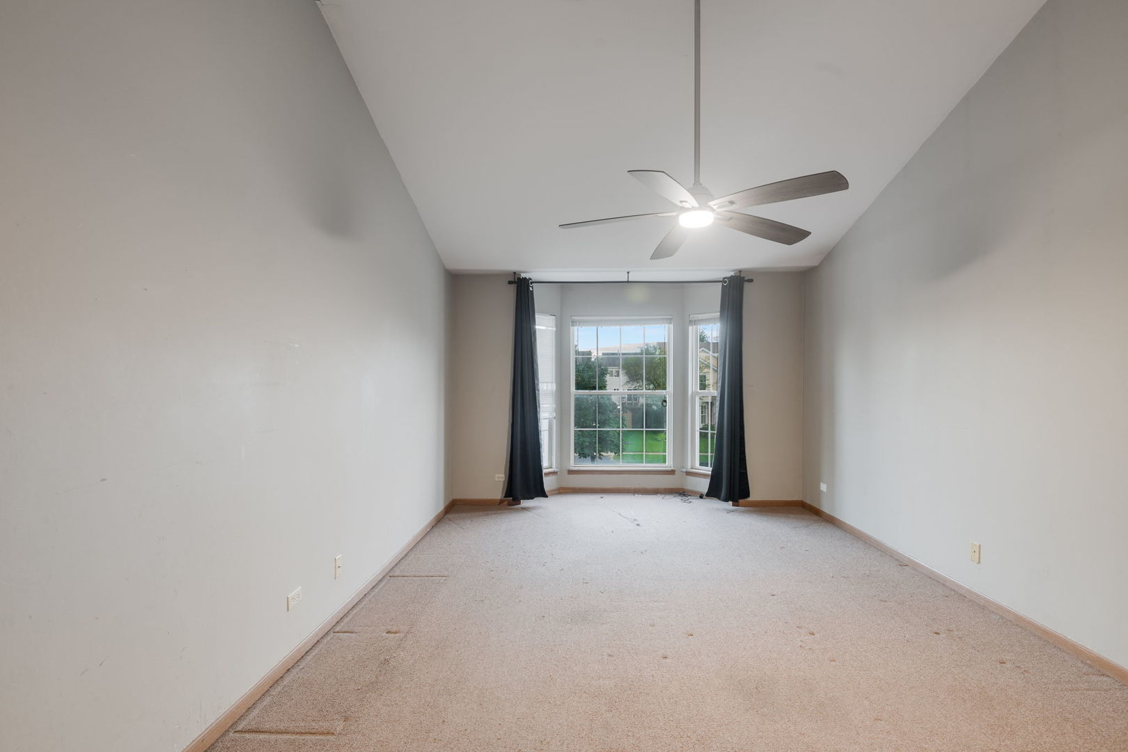 42 W Dahlia Lane