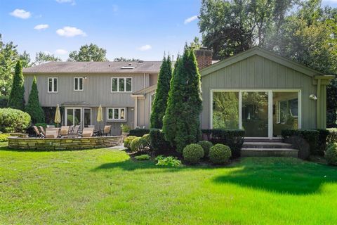 Tiny photo for 43 Indian Hill Road, Winnetka, IL 60093 (MLS # 12458963)