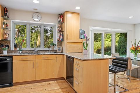 Tiny photo for 43 Indian Hill Road, Winnetka, IL 60093 (MLS # 12458963)