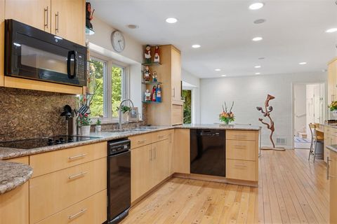 Tiny photo for 43 Indian Hill Road, Winnetka, IL 60093 (MLS # 12458963)