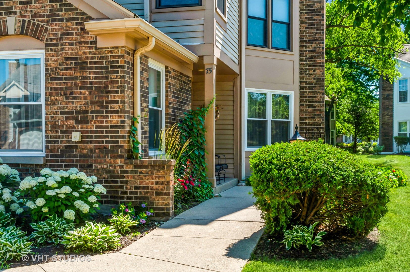 75 Willow Parkway