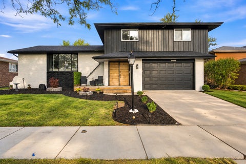 Photo of 313 S Blackstone Avenue, Glenwood, IL 60425 (MLS # 12748992)