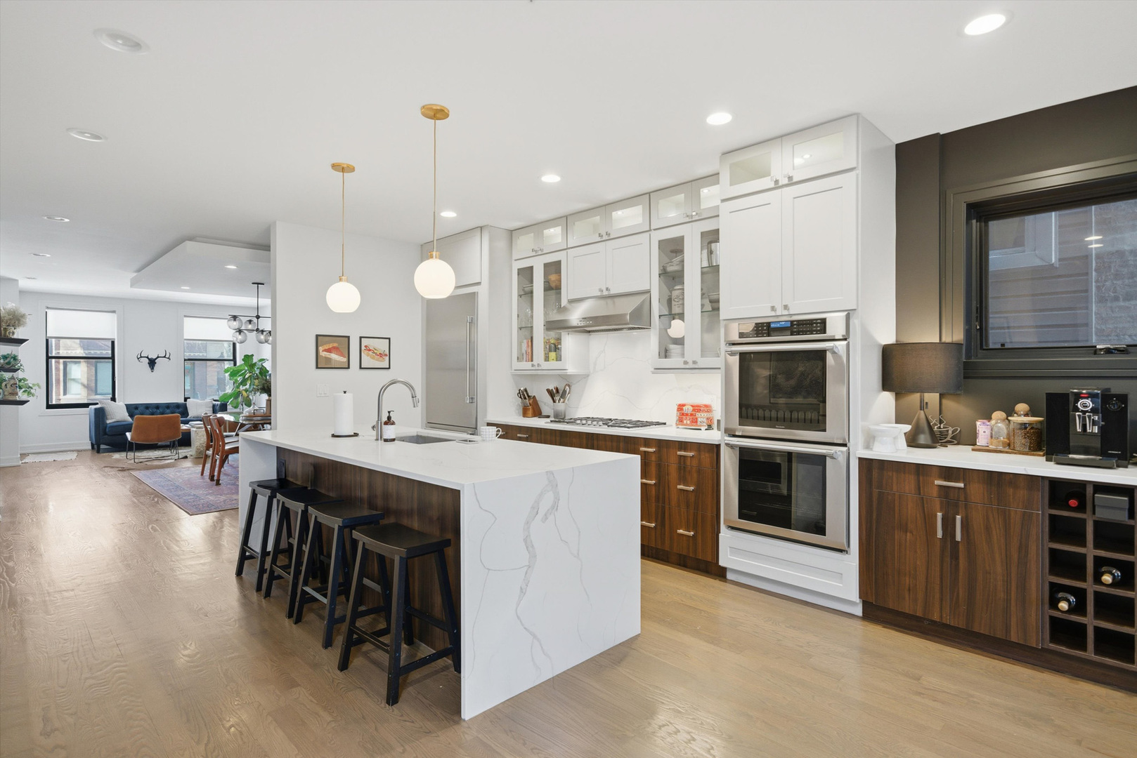 855 N Wolcott Avenue 1