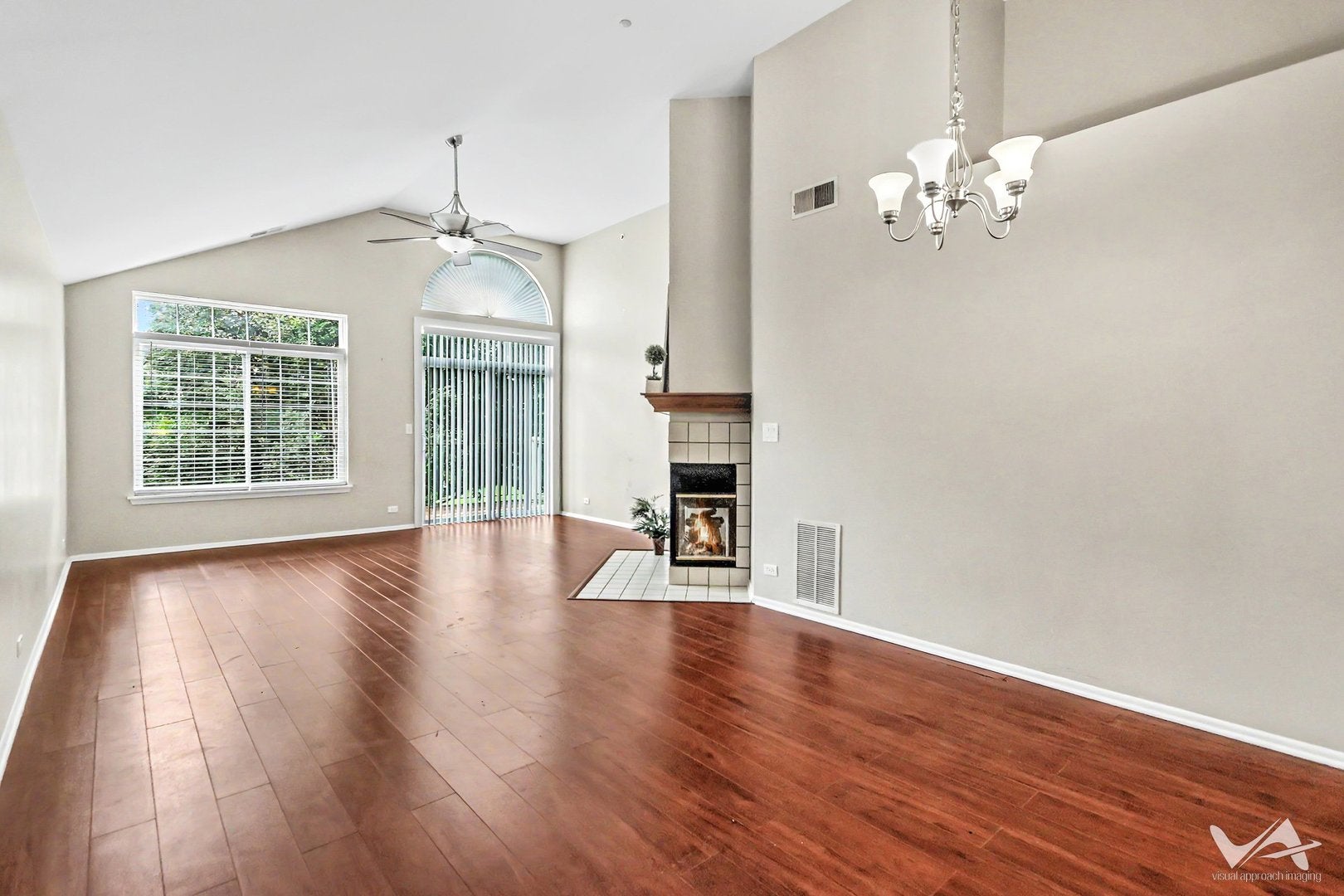 1620 COLUMBIA Circle 2