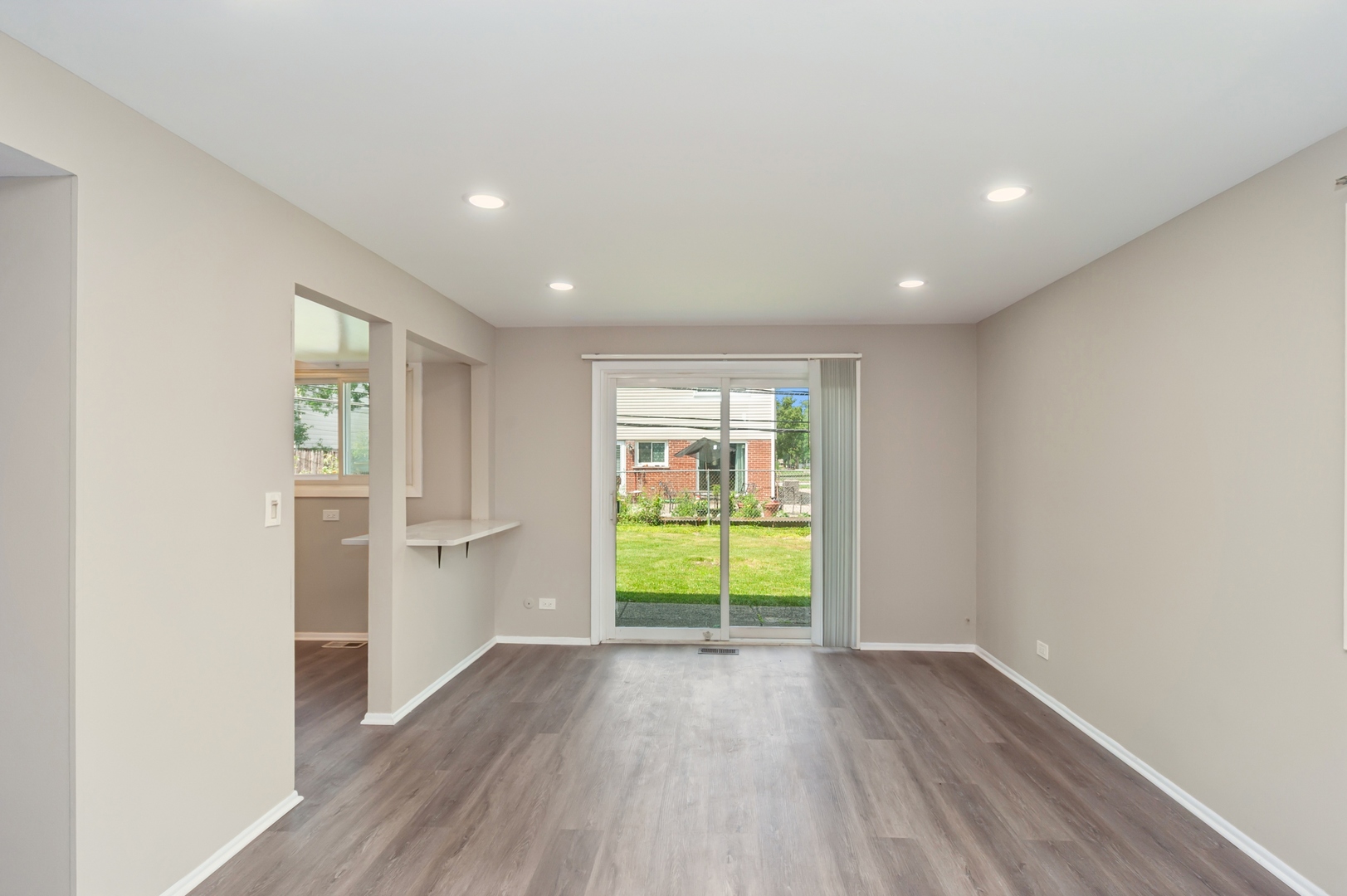 9354 TWIN OAKS Lane