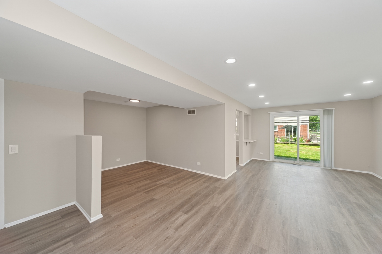 9354 TWIN OAKS Lane