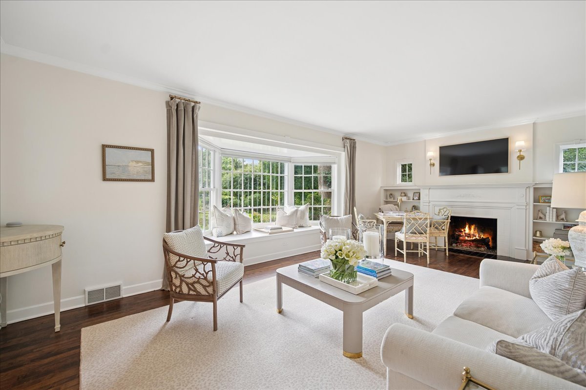 638 Glenayre Drive