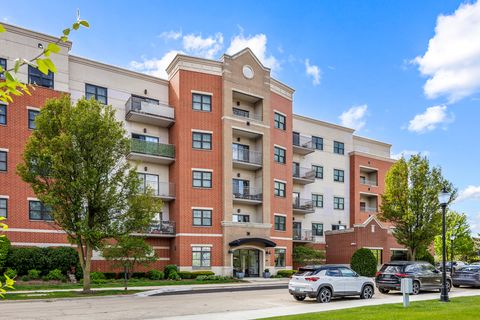 Tiny photo for 14 S Prospect Street #401, Roselle, IL 60172 (MLS # 12637685)