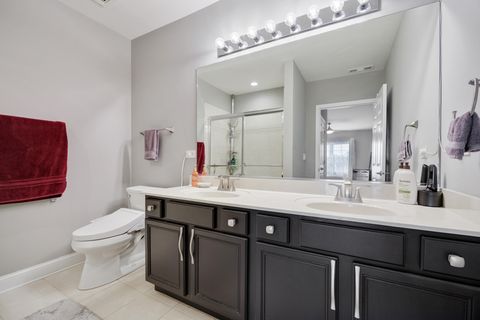 Tiny photo for 14 S Prospect Street #401, Roselle, IL 60172 (MLS # 12637685)