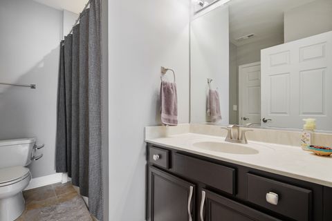 Tiny photo for 14 S Prospect Street #401, Roselle, IL 60172 (MLS # 12637685)