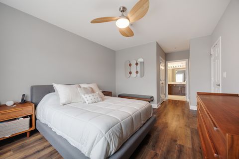 Tiny photo for 14 S Prospect Street #401, Roselle, IL 60172 (MLS # 12637685)