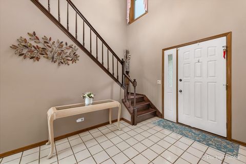 Tiny photo for 690 Yorkshire Lane, Des Plaines, IL 60016 (MLS # 12481979)