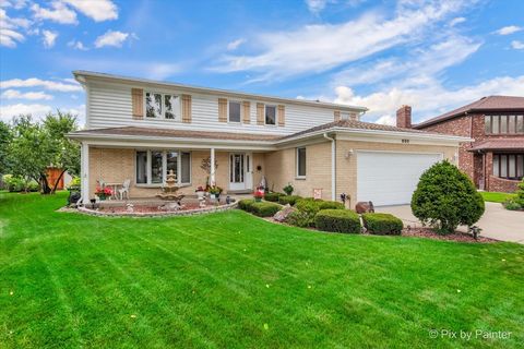 Tiny photo for 690 Yorkshire Lane, Des Plaines, IL 60016 (MLS # 12481979)