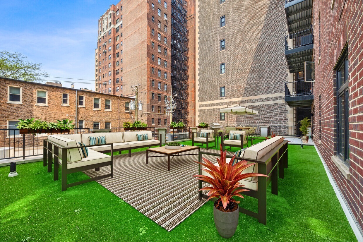 434 W Melrose Street 203