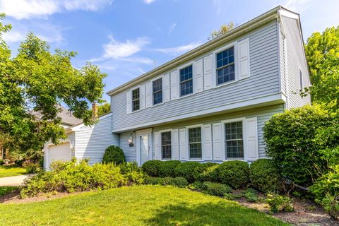 Photo of 1338 Trinity Place, Libertyville, IL 60048 (MLS # 12454404)