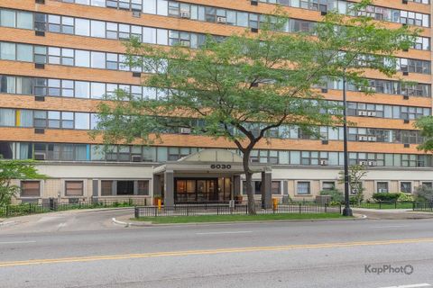 Tiny photo for 6030 N Sheridan Road #2108, Chicago, IL 60660 (MLS # 12476489)