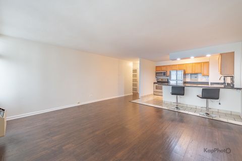 Tiny photo for 6030 N Sheridan Road #2108, Chicago, IL 60660 (MLS # 12476489)