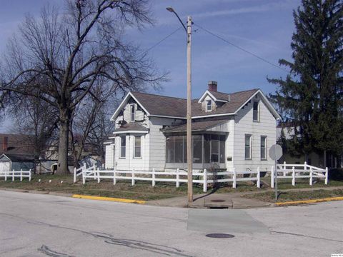 Tiny photo for 740 S 14th St, Quincy, IL 62301 (MLS # 12591801)