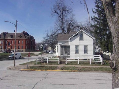 Tiny photo for 740 S 14th St, Quincy, IL 62301 (MLS # 12591801)