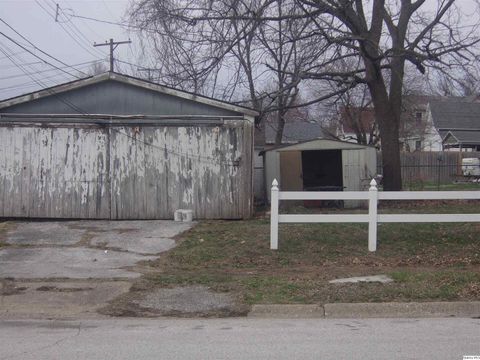 Tiny photo for 740 S 14th St, Quincy, IL 62301 (MLS # 12591801)