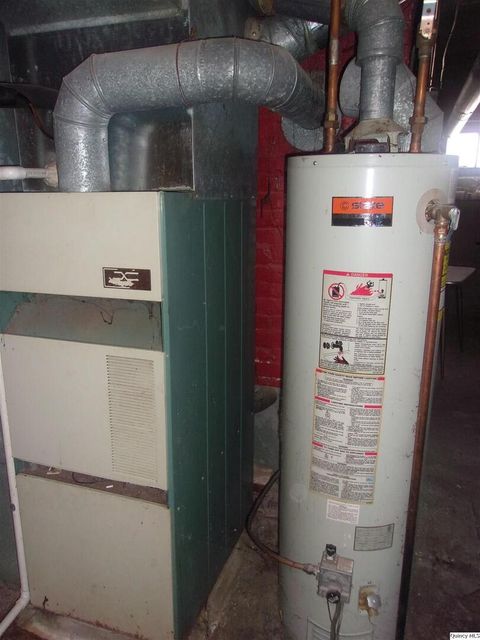 Tiny photo for 740 S 14th St, Quincy, IL 62301 (MLS # 12591801)