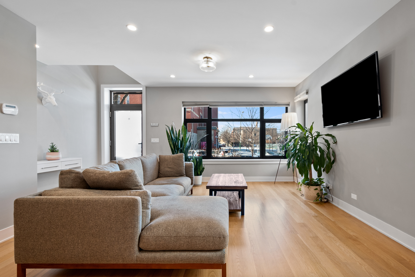 2245 N rockwell Street