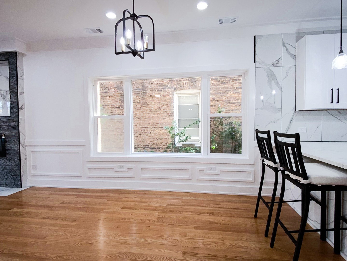 3934 N Sawyer Avenue