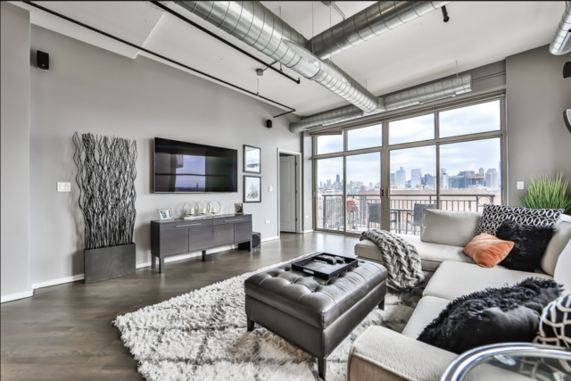 6 S Laflin Street 713