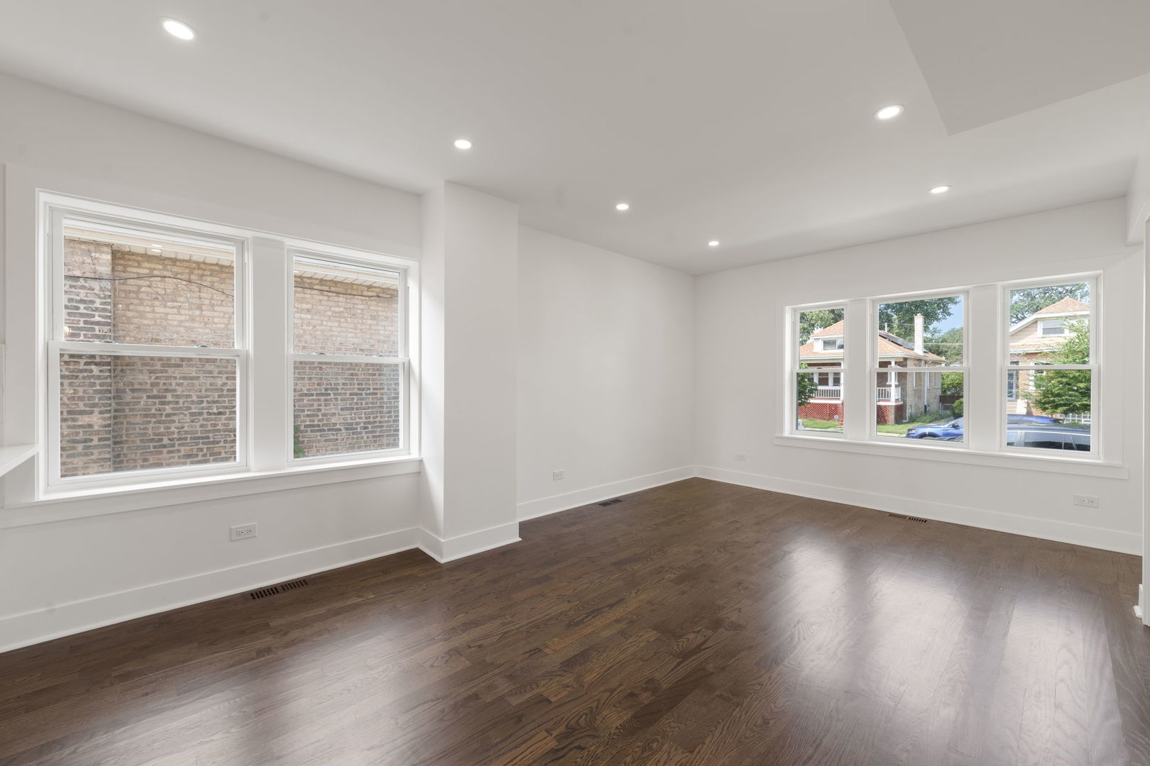 2733 Wesley Avenue