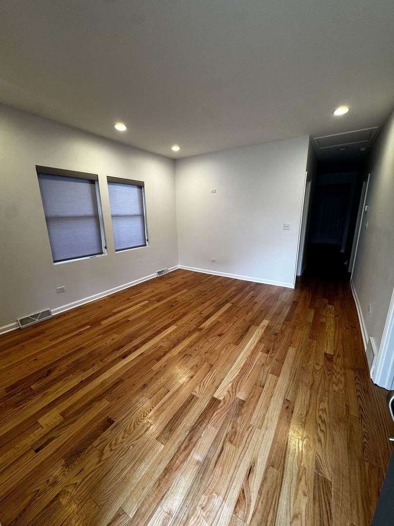 9526 S Claremont Avenue