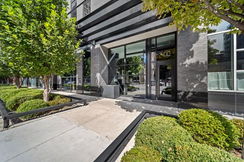 Tiny photo for 400 W Huron Street #1001, Chicago, IL 60654 (MLS # 12555845)