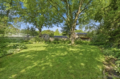 Tiny photo for 1138 Millburn Court, St. Charles, IL 60174 (MLS # 12676042)