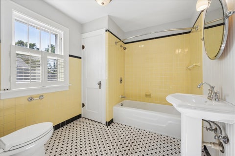 Tiny photo for 808 Howard Street, Wheaton, IL 60187 (MLS # 12781157)