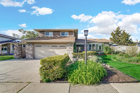 Photo of 6234 Dolores Drive, Oak Forest, IL 60452 (MLS # 12652172)