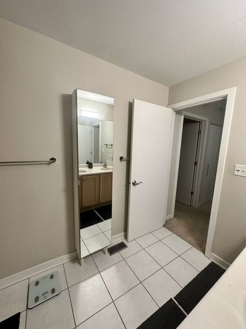 Tiny photo for 830 E Bowen Avenue #2A, Chicago, IL 60653 (MLS # 12579036)