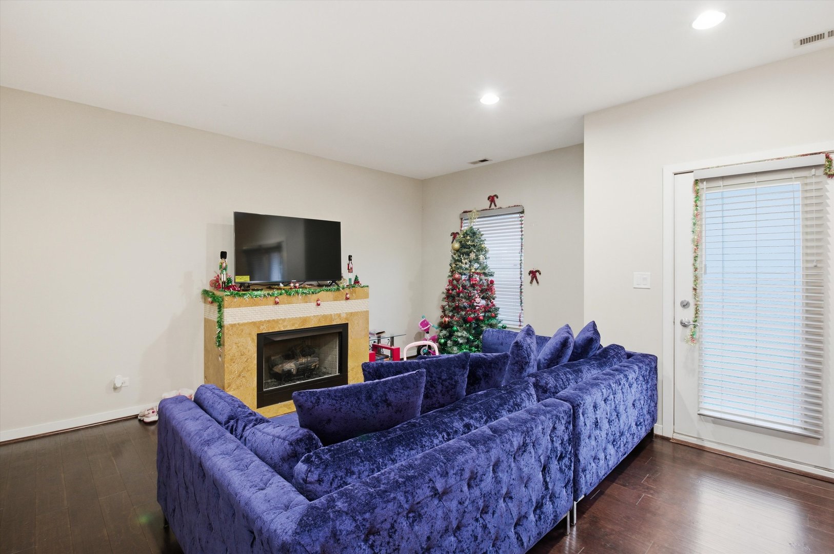 830 E Bowen Avenue 2A