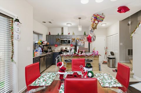 Tiny photo for 830 E Bowen Avenue #2A, Chicago, IL 60653 (MLS # 12579036)