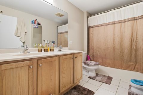 Tiny photo for 830 E Bowen Avenue #2A, Chicago, IL 60653 (MLS # 12579036)