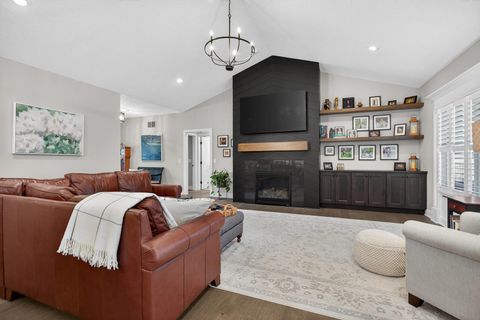 Tiny photo for 5912 Pigeon Creek Road, Bettendorf, IA 52722 (MLS # 12595744)