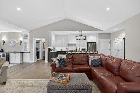 Tiny photo for 5912 Pigeon Creek Road, Bettendorf, IA 52722 (MLS # 12595744)