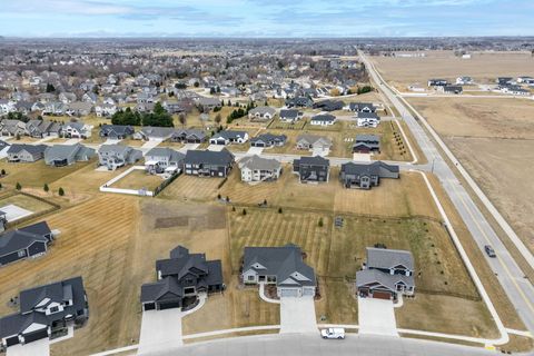 Tiny photo for 5912 Pigeon Creek Road, Bettendorf, IA 52722 (MLS # 12595744)