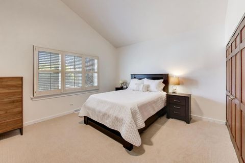 Tiny photo for 57 Chestnut Avenue, Clarendon Hills, IL 60514 (MLS # 12588845)