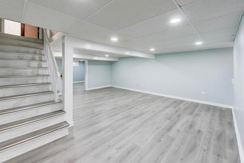 Tiny photo for 57 Chestnut Avenue, Clarendon Hills, IL 60514 (MLS # 12588845)