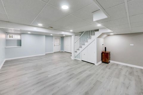 Tiny photo for 57 Chestnut Avenue, Clarendon Hills, IL 60514 (MLS # 12588845)