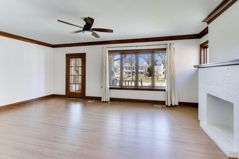 Tiny photo for 57 Chestnut Avenue, Clarendon Hills, IL 60514 (MLS # 12588845)