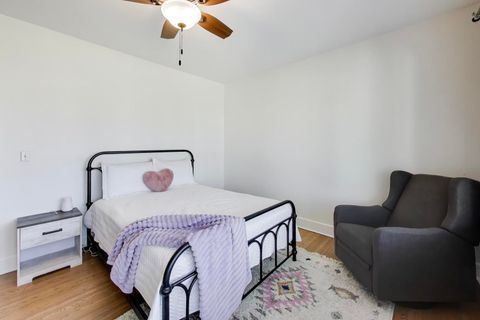 Tiny photo for 57 Chestnut Avenue, Clarendon Hills, IL 60514 (MLS # 12588845)