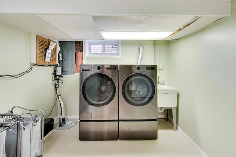 Tiny photo for 57 Chestnut Avenue, Clarendon Hills, IL 60514 (MLS # 12588845)