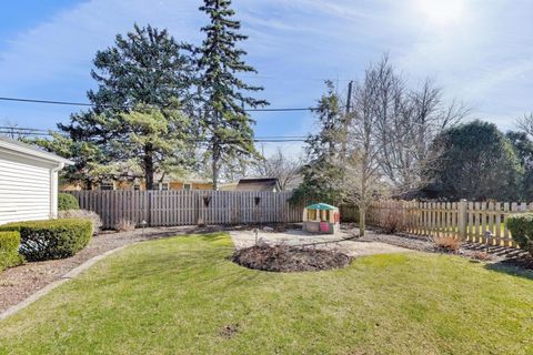 Tiny photo for 57 Chestnut Avenue, Clarendon Hills, IL 60514 (MLS # 12588845)
